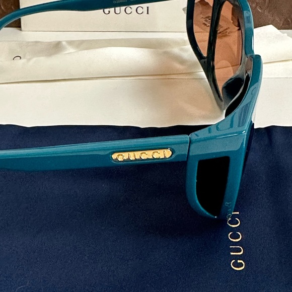 Gucci Sunglasses - Picture 12 of 15